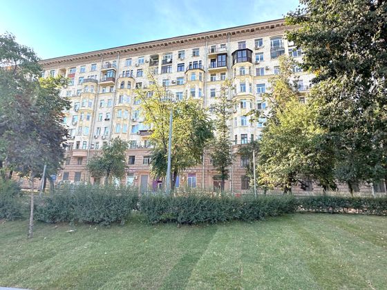 Продажа 2-комнатной квартиры 54 м², 2/9 этаж