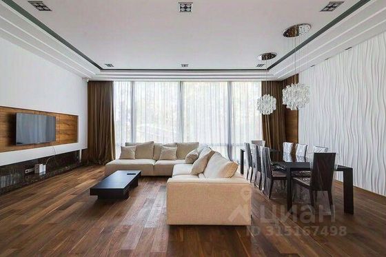 Продажа дома, 340 м², с участком 5 соток