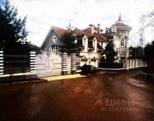 Продажа дома, 1 187 м², с участком 23 сотки