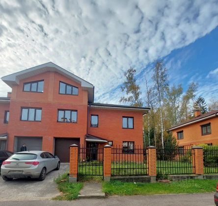 Продажа дома, 219 м², с участком 4 сотки