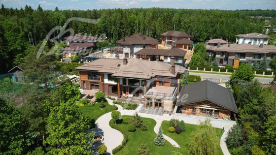 Продажа дома, 937 м², с участком 81 сотка