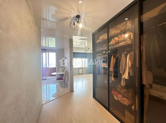Продажа 2-комнатной квартиры 60 м², 17/24 этаж