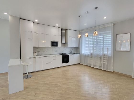 Аренда дома, 245 м², с участком 4 сотки