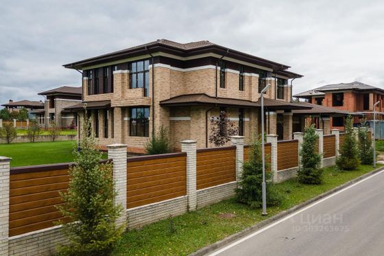 Продажа дома, 460 м², с участком 19 соток