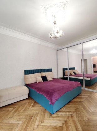 Продажа 2-комнатной квартиры 60 м², 3/8 этаж