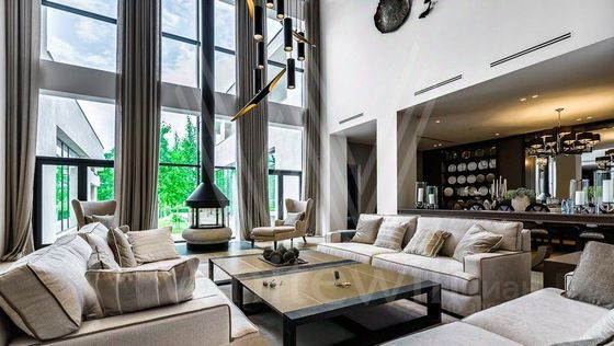 Продажа дома, 1 509 м², с участком 50 соток