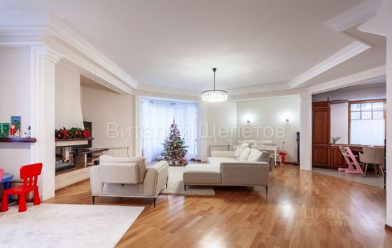 Продажа 4-комнатной квартиры 200 м², 5/6 этаж