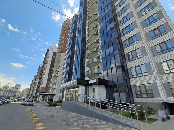 Продажа 2-комнатной квартиры 60 м², 1/25 этаж