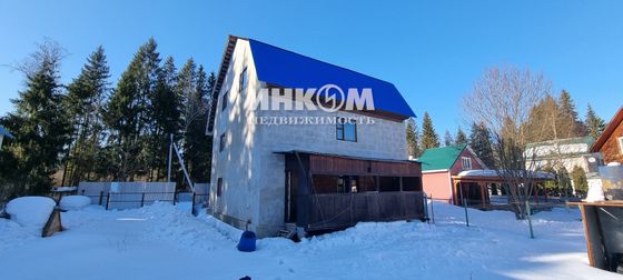 Продажа дома, 200 м², с участком 6 соток