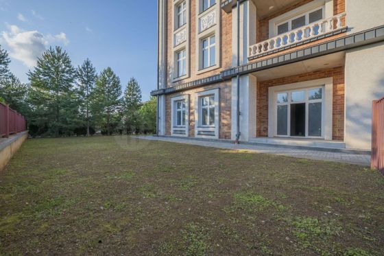 Продажа 3-комнатной квартиры 186,9 м², 1/5 этаж