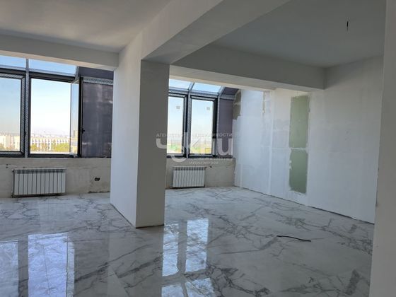 Продажа 3-комнатной квартиры 200,6 м², 6/6 этаж