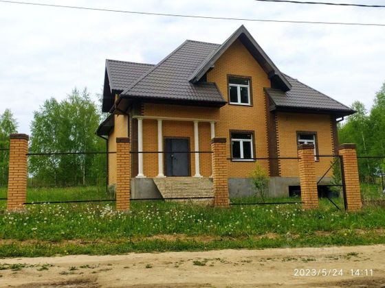 Продажа дома, 300 м², с участком 15 соток