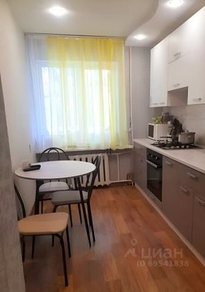 Продажа 3-комнатной квартиры 56 м², 2/3 этаж