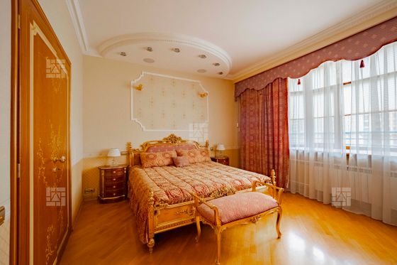 Продажа 4-комнатной квартиры 201,4 м², 13/30 этаж