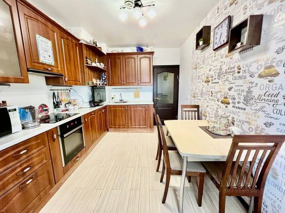 Продажа 3-комнатной квартиры 72 м², 8/9 этаж