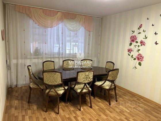 Продажа дома, 260 м², с участком 10 соток