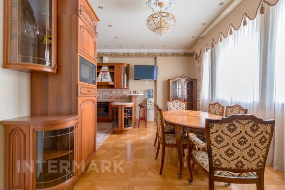 Аренда 4-комнатной квартиры 217 м², 6/7 этаж