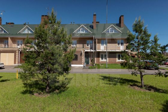 Аренда дома, 240 м², с участком 0,5 сотки