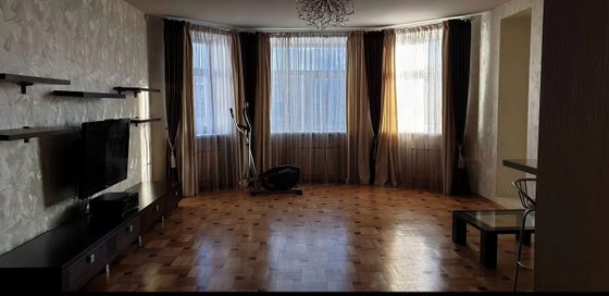 Продажа 3-комнатной квартиры 183 м², 3/5 этаж