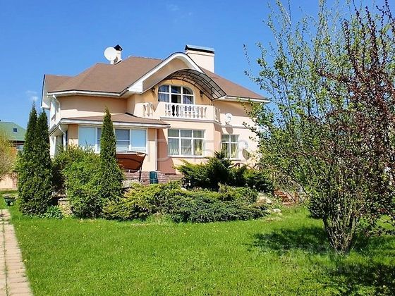 Аренда дома, 360 м², с участком 15 соток