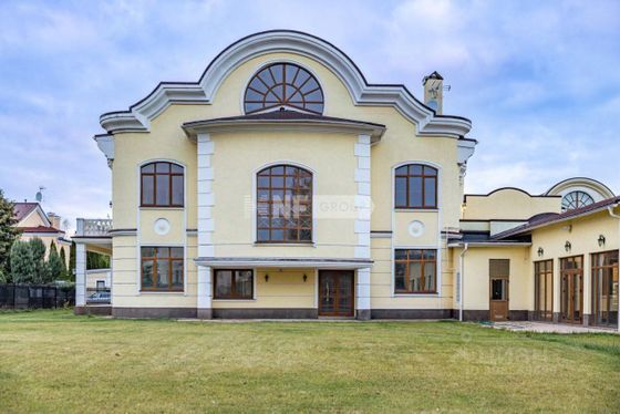 Продажа дома, 1 070 м², с участком 24 сотки