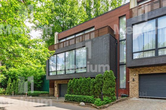 Продажа дома, 430 м², с участком 2 сотки