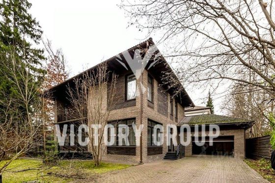 Продажа дома, 500 м², с участком 9 соток