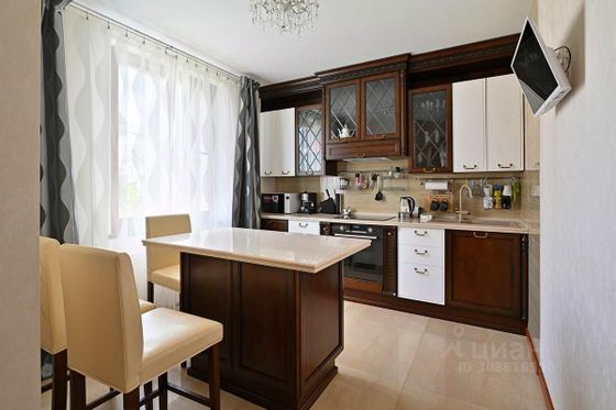 Продажа 4-комнатной квартиры 105 м², 3/5 этаж