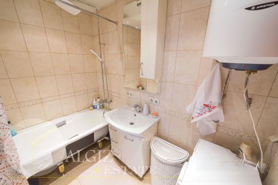 Продажа 2-комнатной квартиры 61 м², 14/14 этаж