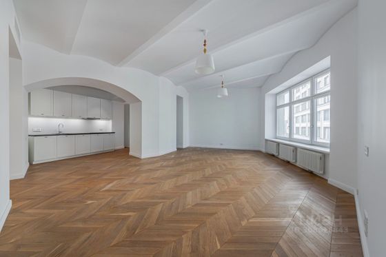 Продажа 2-комнатной квартиры 103 м², 2/5 этаж