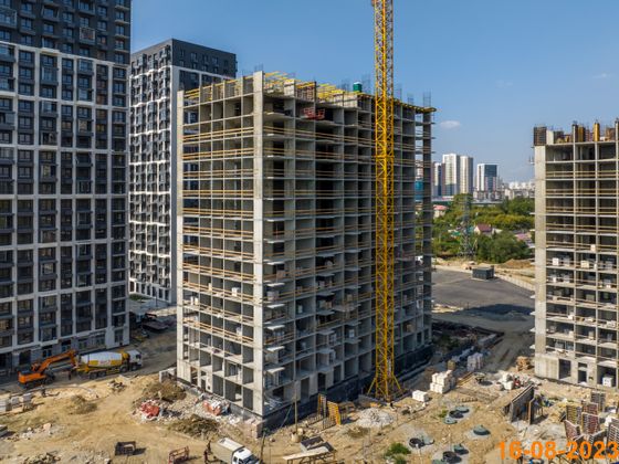 ЖК «Исеть парк», ул. Хуторская, 1/4 — 3 кв. 2023 г.