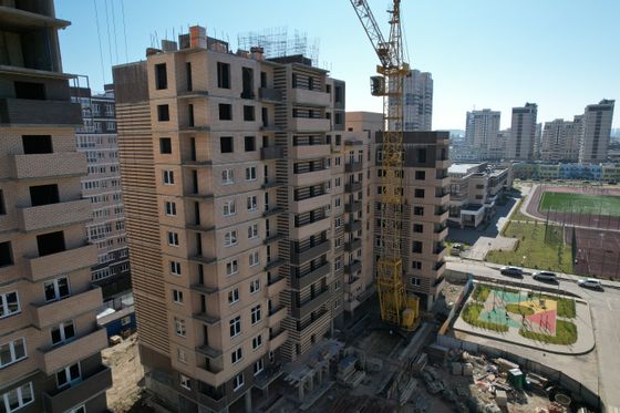 Микрорайон «Красная площадь», ул. им. Мурата Ахеджака, 12, к. 5 — 1 кв. 2024 г.