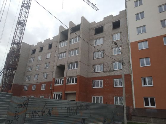 Дом «НА КОМАРОВА», ул. Комарова, 13 — 4 кв. 2021 г.