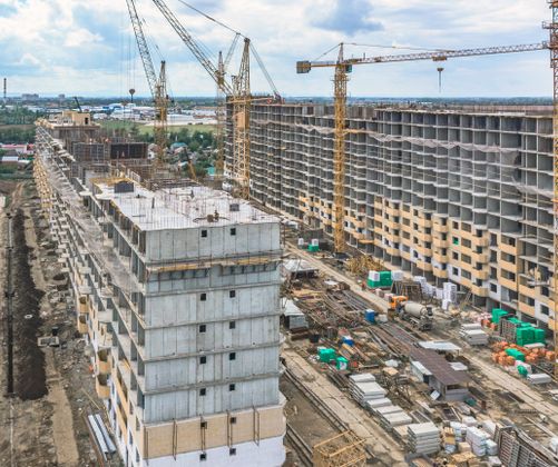 ЖК «Светлоград», ул. Красных Партизан, 1/4, к. 16 — 3 кв. 2021 г.
