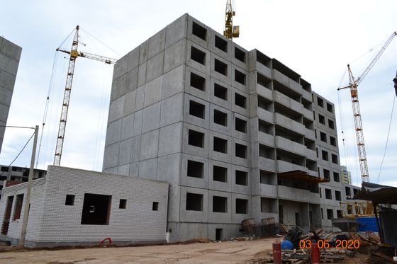 Микрорайон «Солнечный», ул. Писателя Лаврентия Таллерова, 28 — 2 кв. 2020 г.