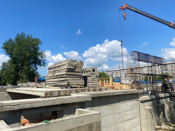 Дом «Белая Полоса», ул. Пархоменко, 4 — 2 кв. 2023 г.