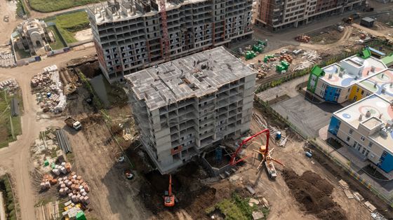 Микрорайон «Родные просторы», ул. Природная, 10Б, к. 4 — 3 кв. 2021 г.