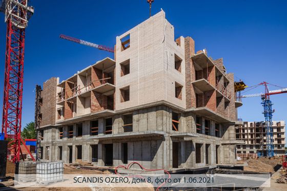 Микрорайон «SCANDIS OZERO» (Скандис Озеро), ул. Авиаторов, 30 — 2 кв. 2021 г.