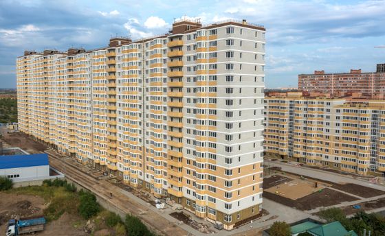 ЖК «Светлоград», ул. Красных Партизан, 1/4, к. 15 — 3 кв. 2022 г.