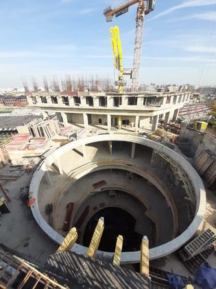 Дом «Chkalov» (Чкалов), пл. Курского Вокзала, 1 — 3 кв. 2021 г.
