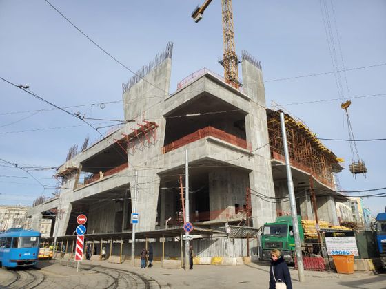 Дом «Chkalov» (Чкалов), пл. Курского Вокзала, 1 — 1 кв. 2021 г.