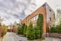 Продажа дома, 300 м², с участком 3 сотки
