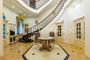 Аренда дома, 1 250 м², с участком 41 сотка