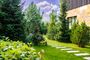 Продажа дома, 1 177 м², с участком 29 соток