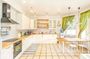 Аренда дома, 350 м², с участком 8 соток