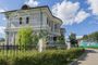 Продажа дома, 1 323 м², с участком 39 соток