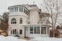 Продажа дома, 1 200 м², с участком 18 соток