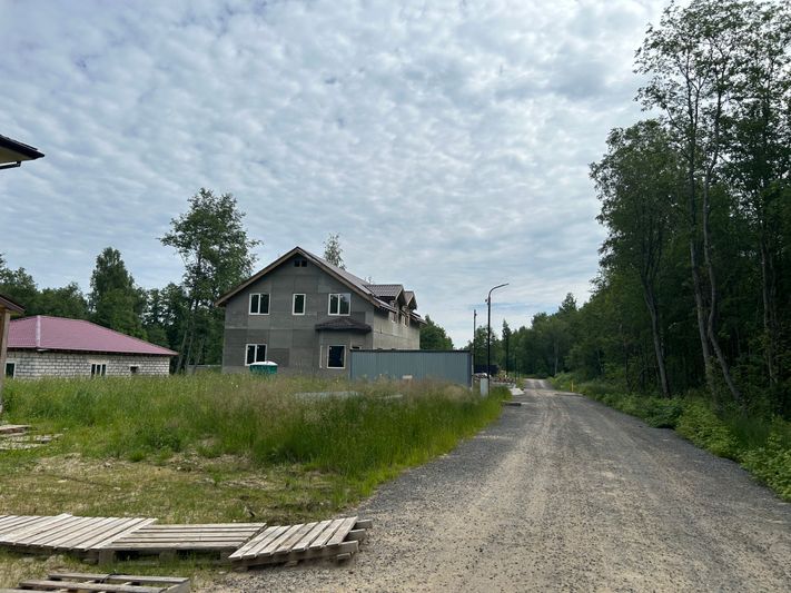 Продажа дома, 278 м², с участком 5 соток