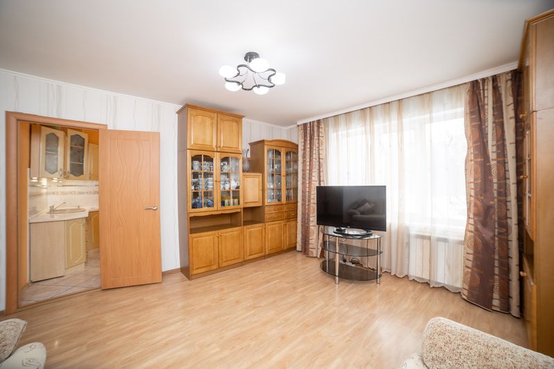 Продажа 3-комнатной квартиры 65 м², 1/10 этаж