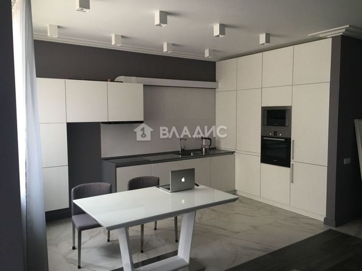 Продажа 1-комнатной квартиры 65 м², 17/25 этаж